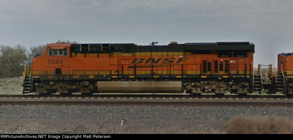 BNSF 7044